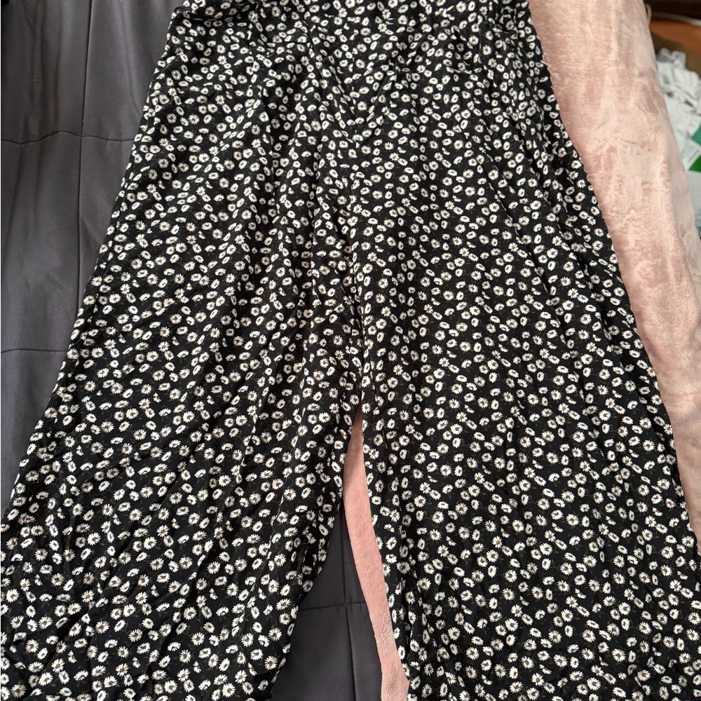 torrid Black Wide-Leg Pants with White Daisy Print